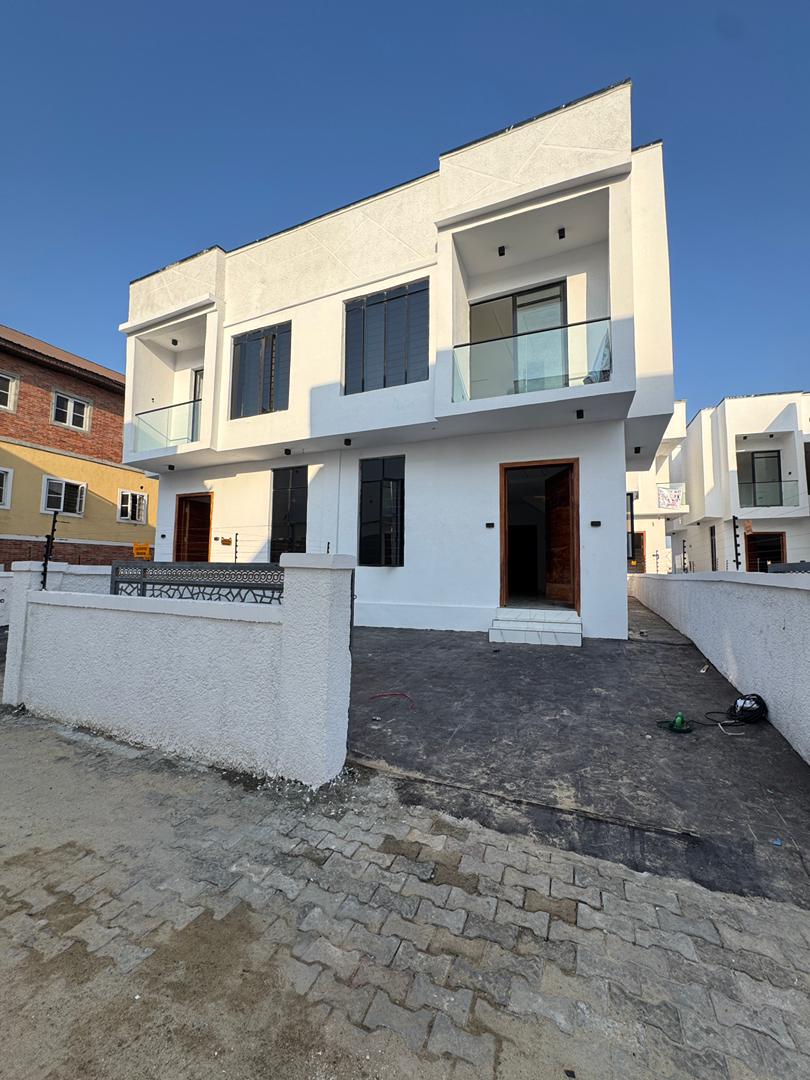 Cozy 3 Bedroom semi - detached duplex with a BQ