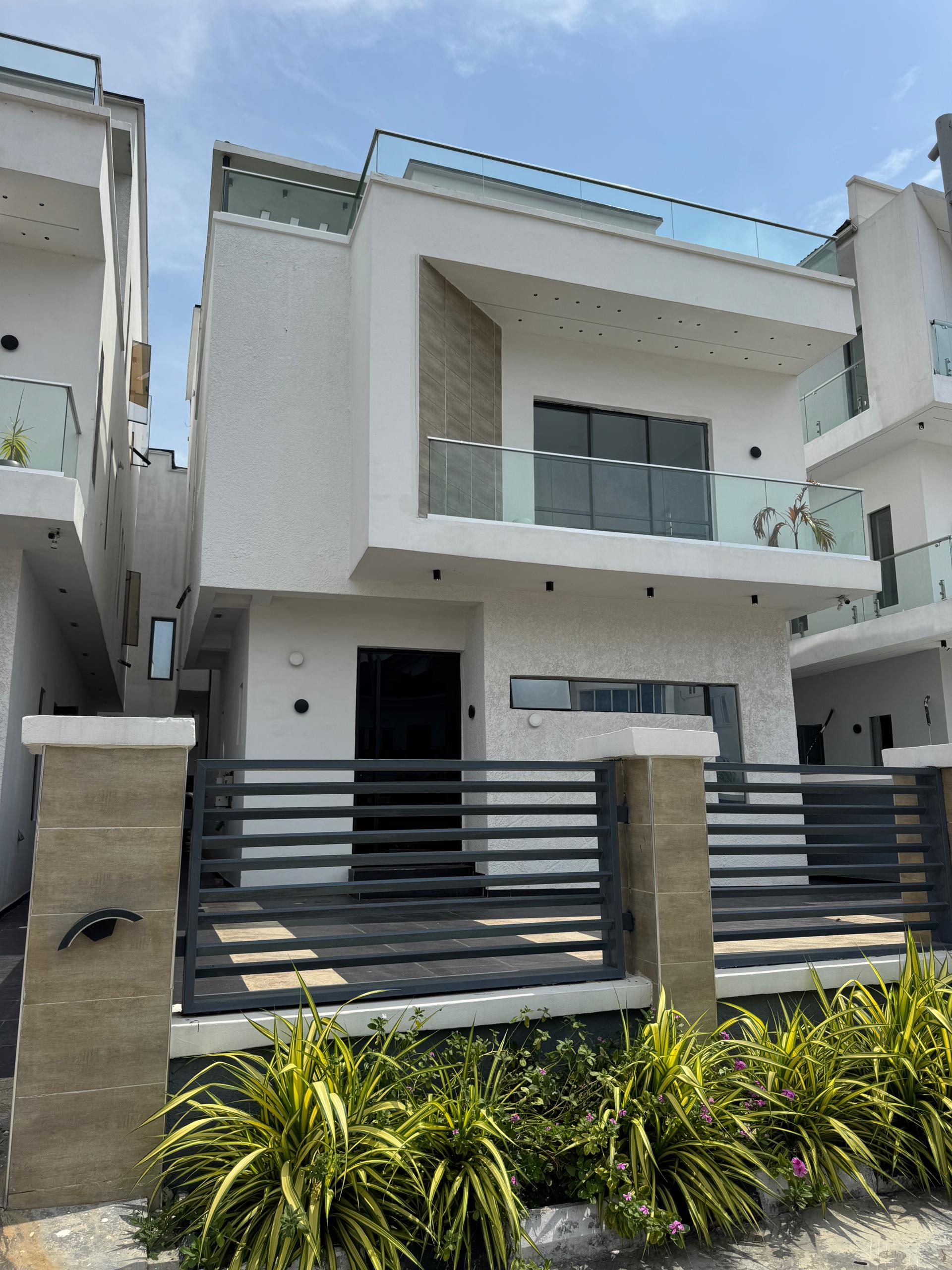 LUXURIOUS 5 BEDS DETACHED DUPLEX WITH A CINEMA & POOL