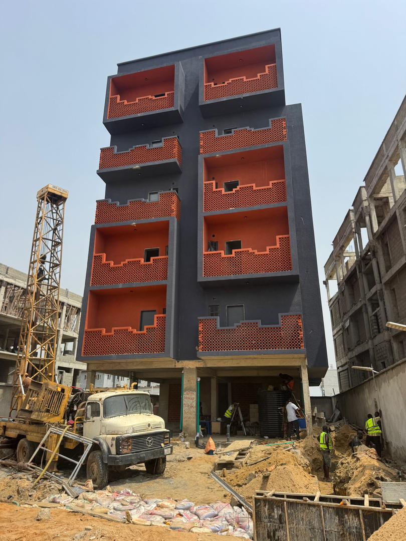 SPACIOUS 3  BEDROOM APARTMENT