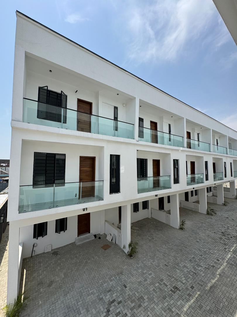 Fully serviced and Spacious 4 Bedroom Duplex with BQ on 2 floors