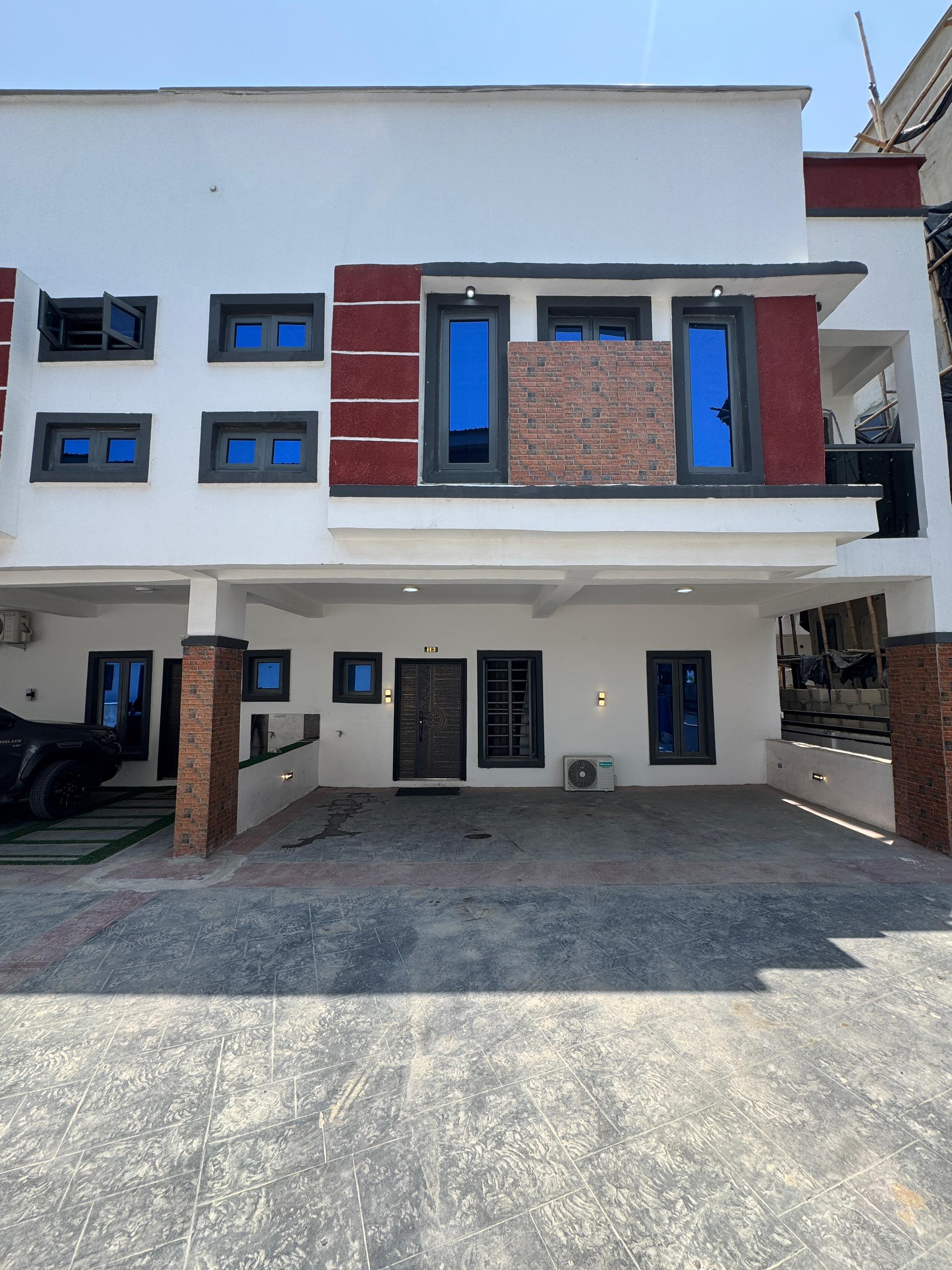 Quick Sale of Corner unit of Spacious 3  Bedroom Duplex with BQ